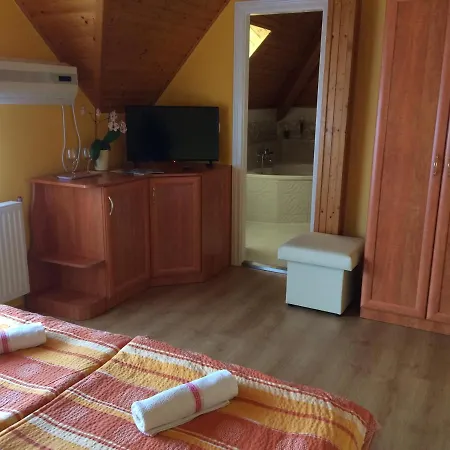 Napsugar Vendeghaz-apartman Guest house