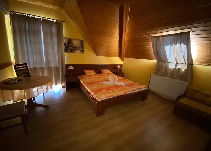 Napsugar Vendeghaz-apartman בית הארחה 3*